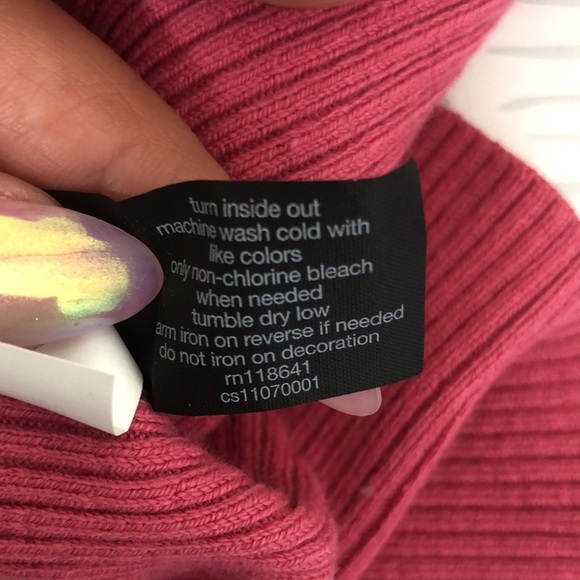 Lane Bryant pink top with buttons at the shoulders for design - Picture 8 of 8